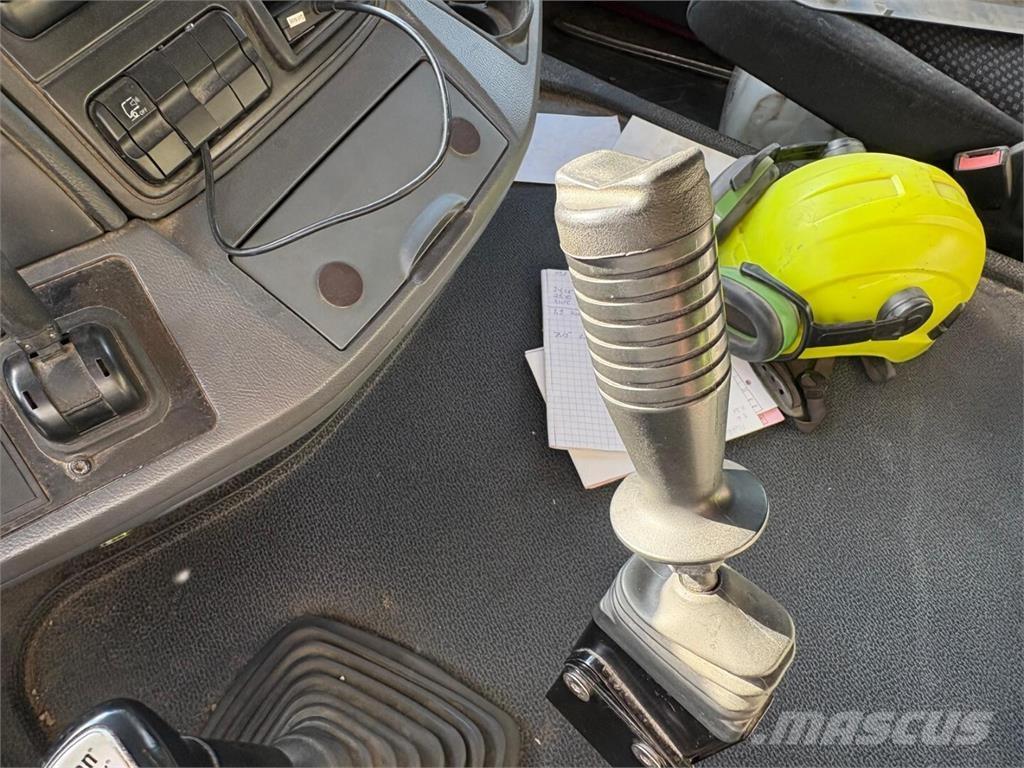 Sisu Polar 10x4 Bañeras basculantes usadas