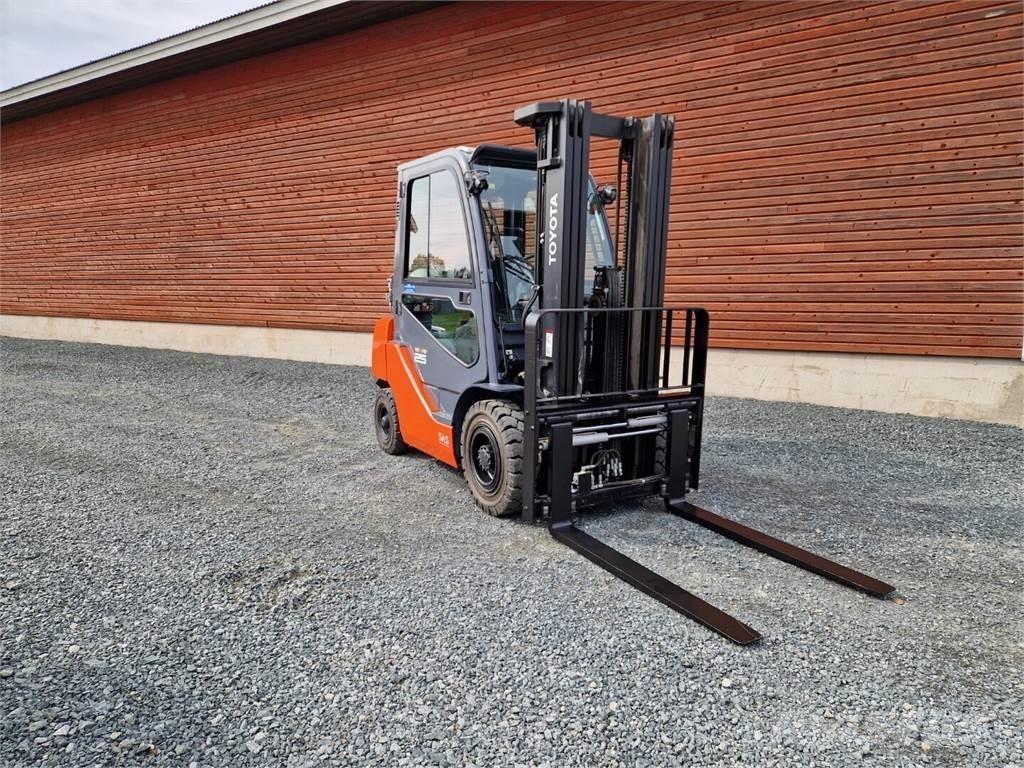 Toyota 02-8FGF25 Camiones LPG