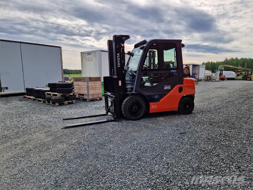 Toyota 02-8FGF25 Camiones LPG