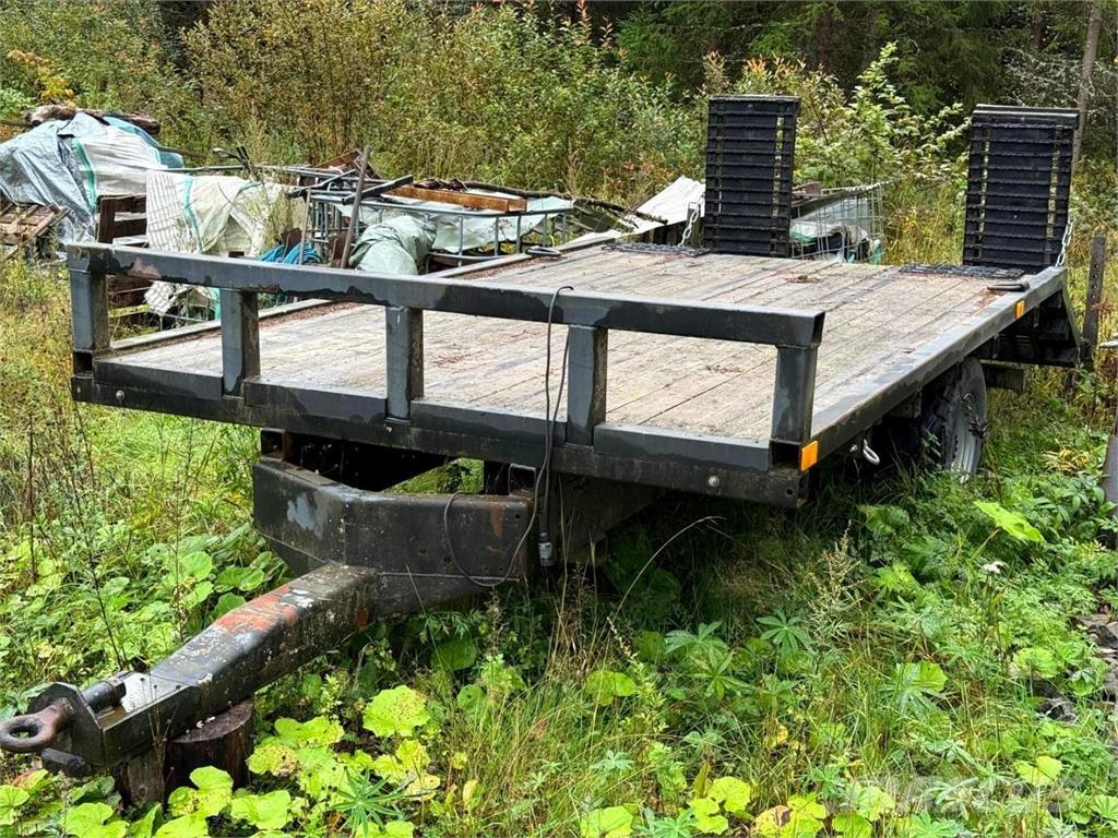  Traktorilavetti Otros remolques