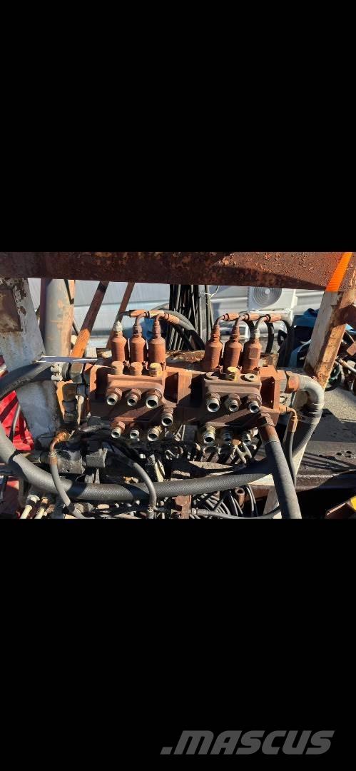  V-Kran 24.92 Grúas cargadoras