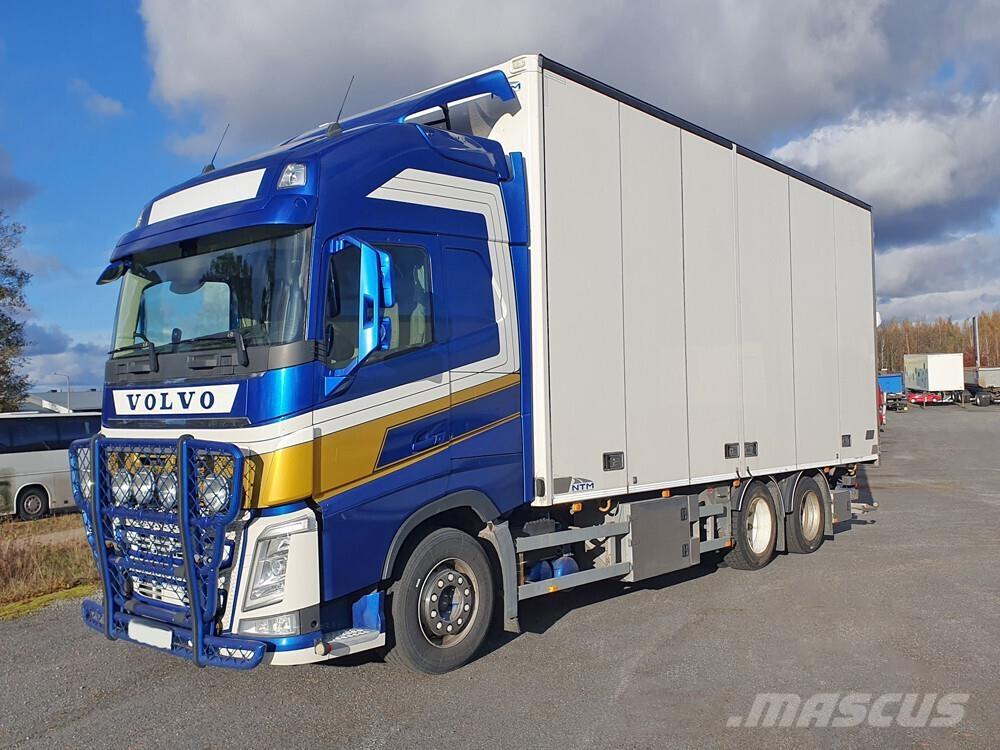 Volvo FH16 6x2 -17 Camiones con caja de remolque