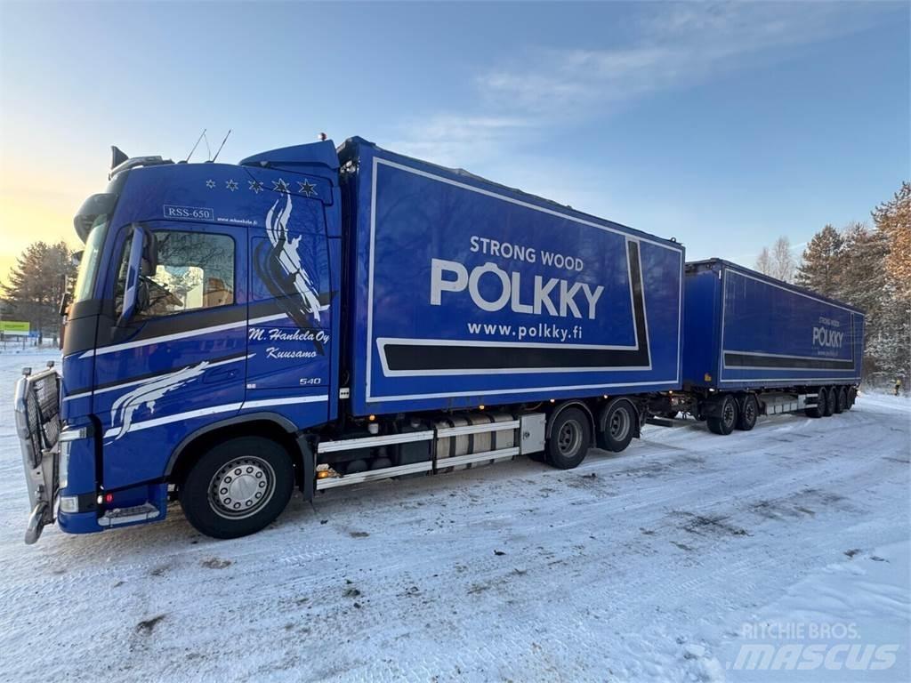 Volvo FH540 Camiones de volteo para virutas de madera