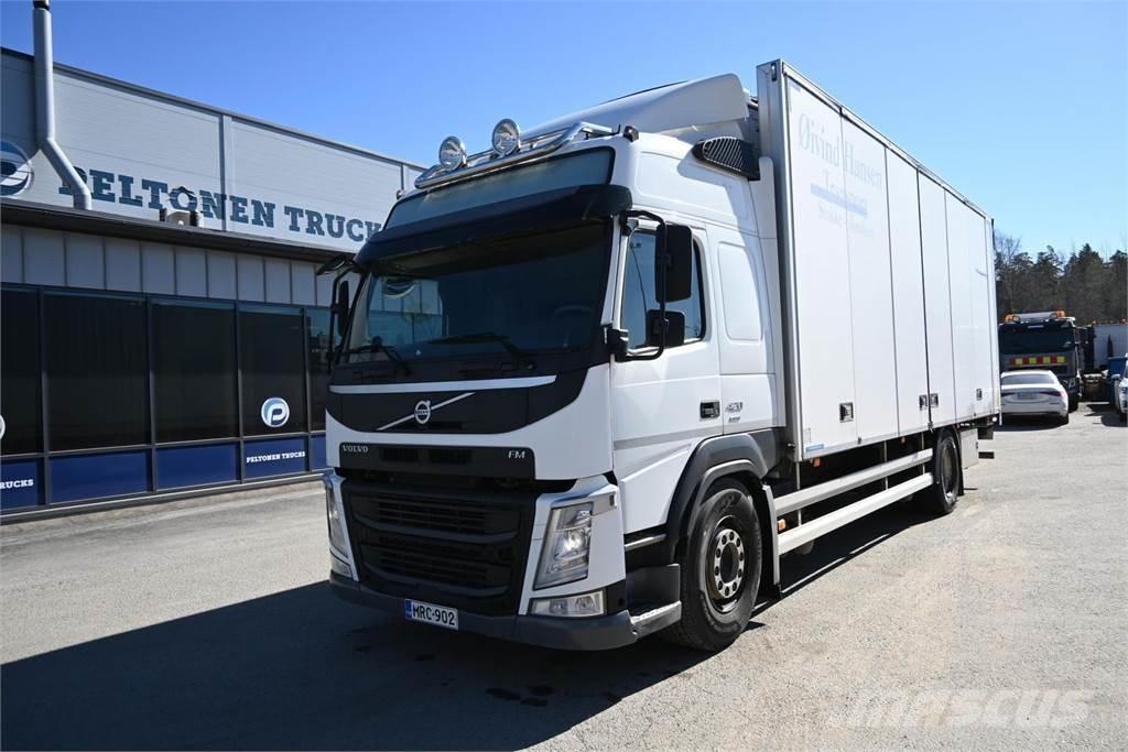 Volvo FM420 4x2 Camiones con caja de remolque