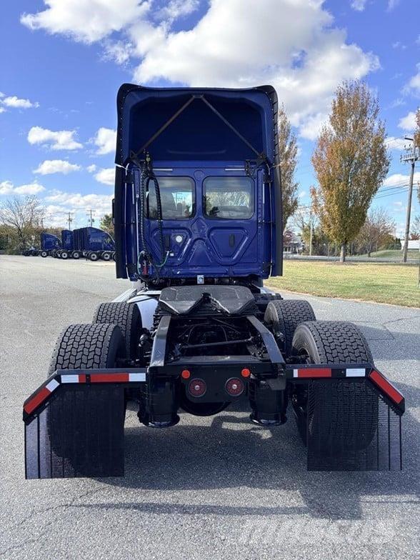 Freightliner CASCADIA 116 Camiones tractor