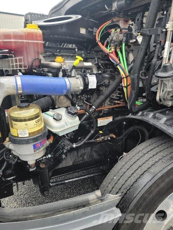 Freightliner CASCADIA 116 Camiones tractor