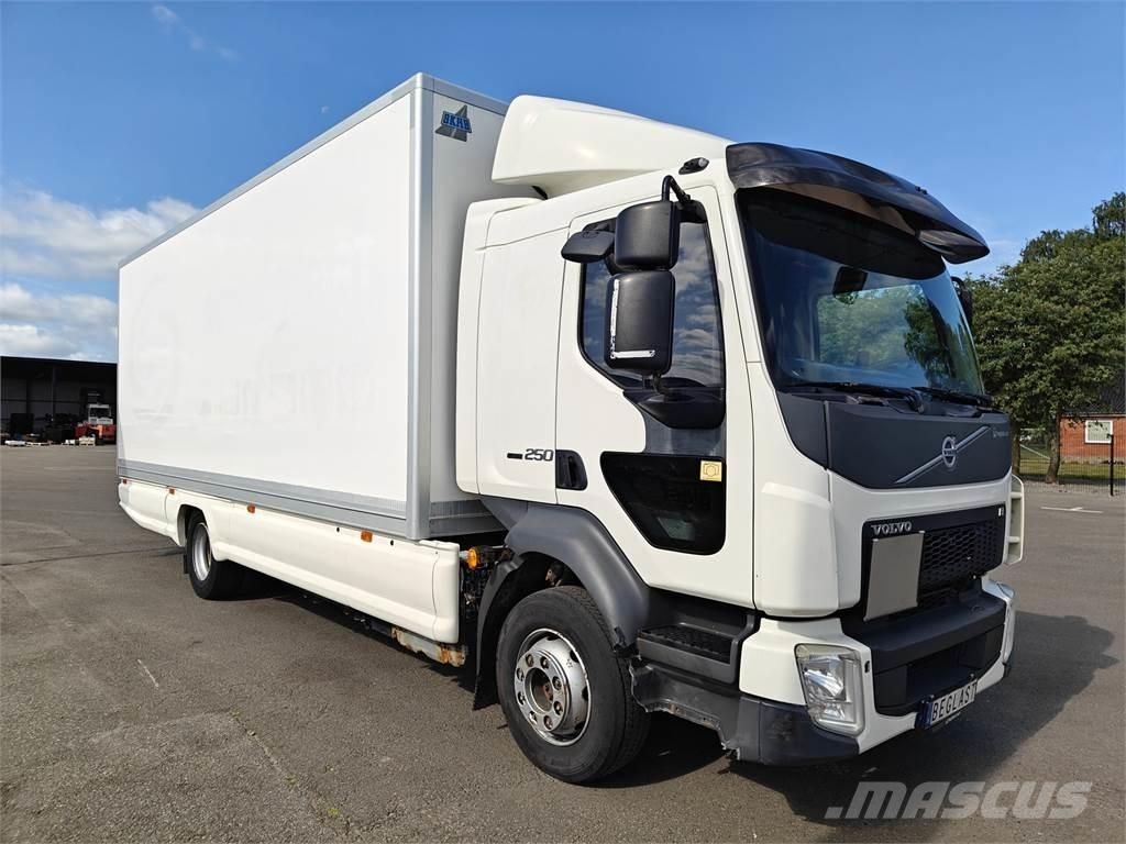 Volvo FL250 Camiones con caja de remolque