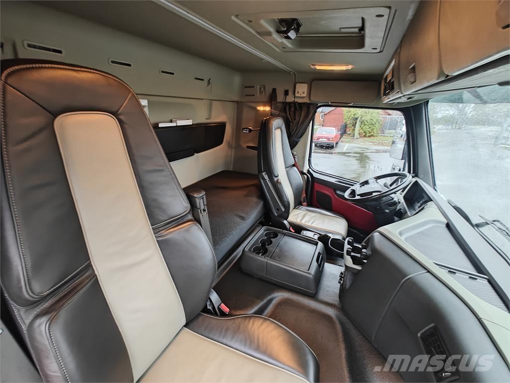 Volvo FM330 Camiones con caja de remolque