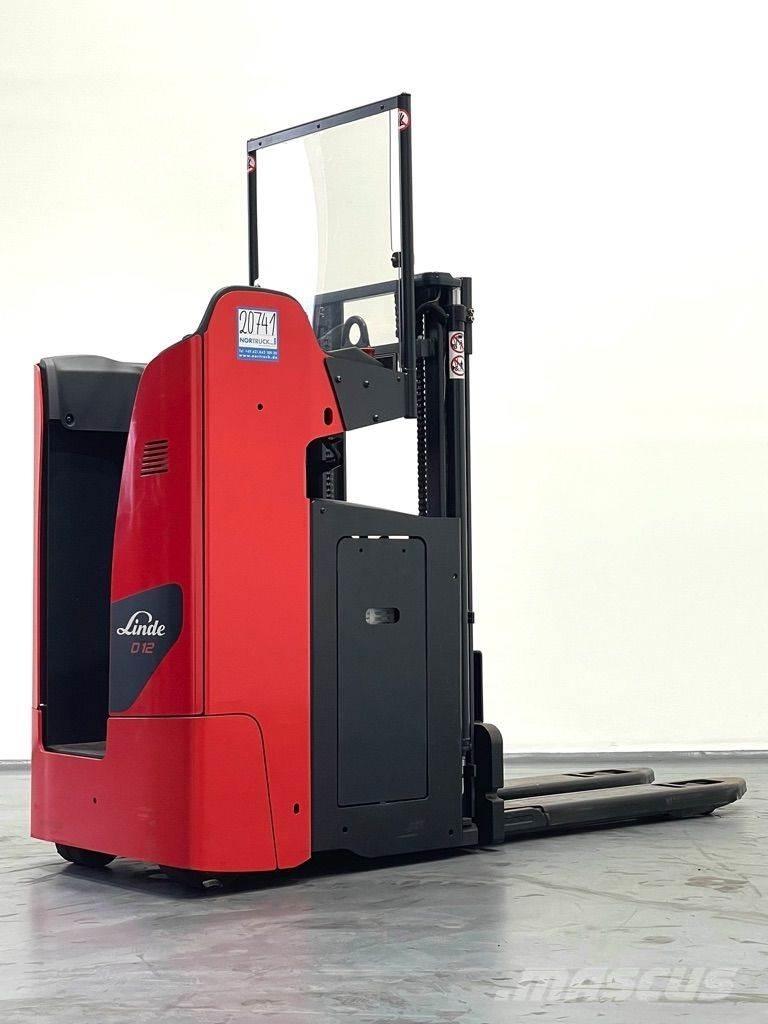 Linde D12SF-1164 Montacargas manual