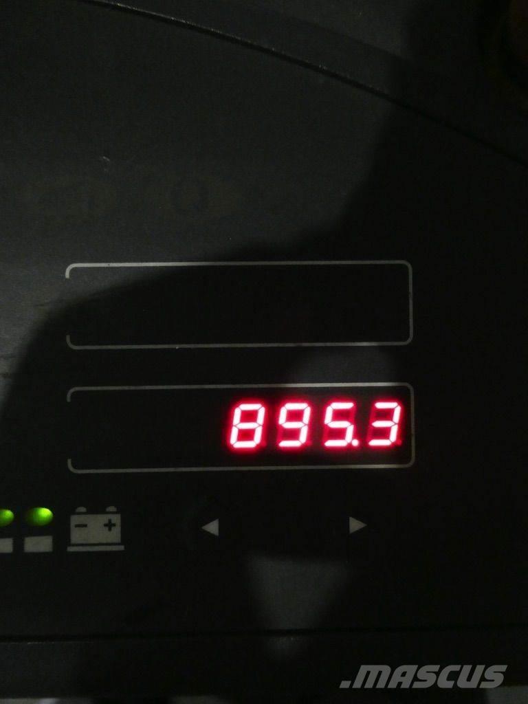 Linde V11-015 Montacargas recogepedidos de gran altura