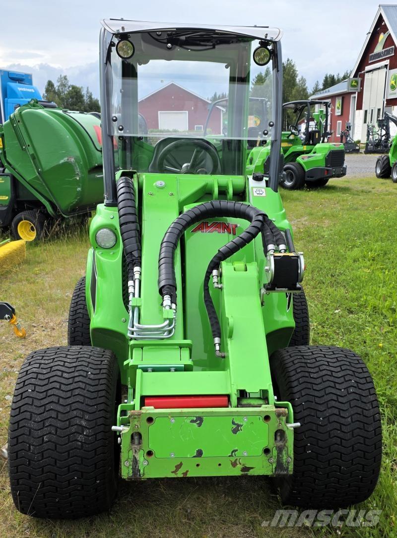 Avant 635i med L-hytt Minicargadoras