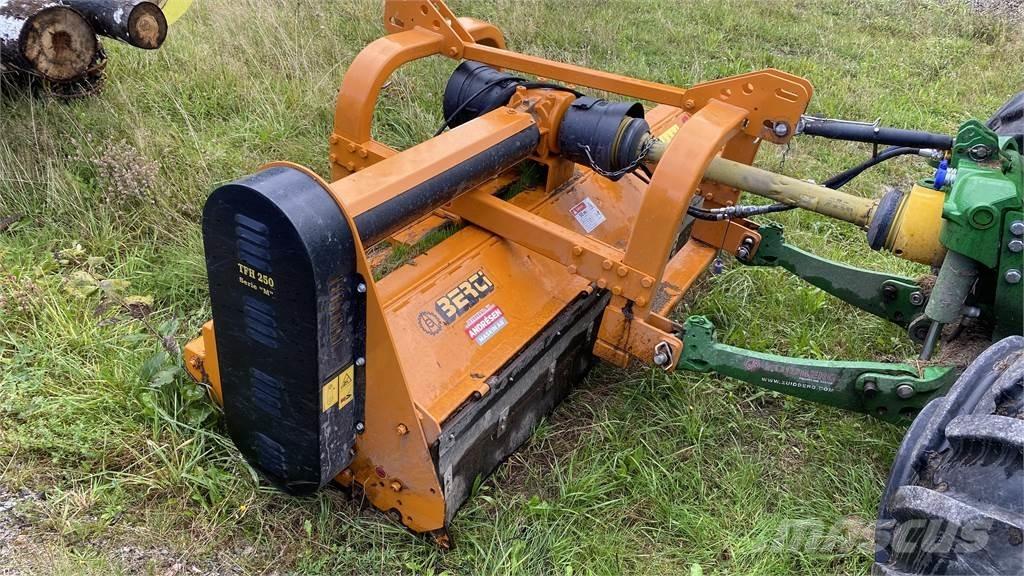 Berti TFH 250 BETESPUTS Segadoras y cortadoras de hojas para pasto