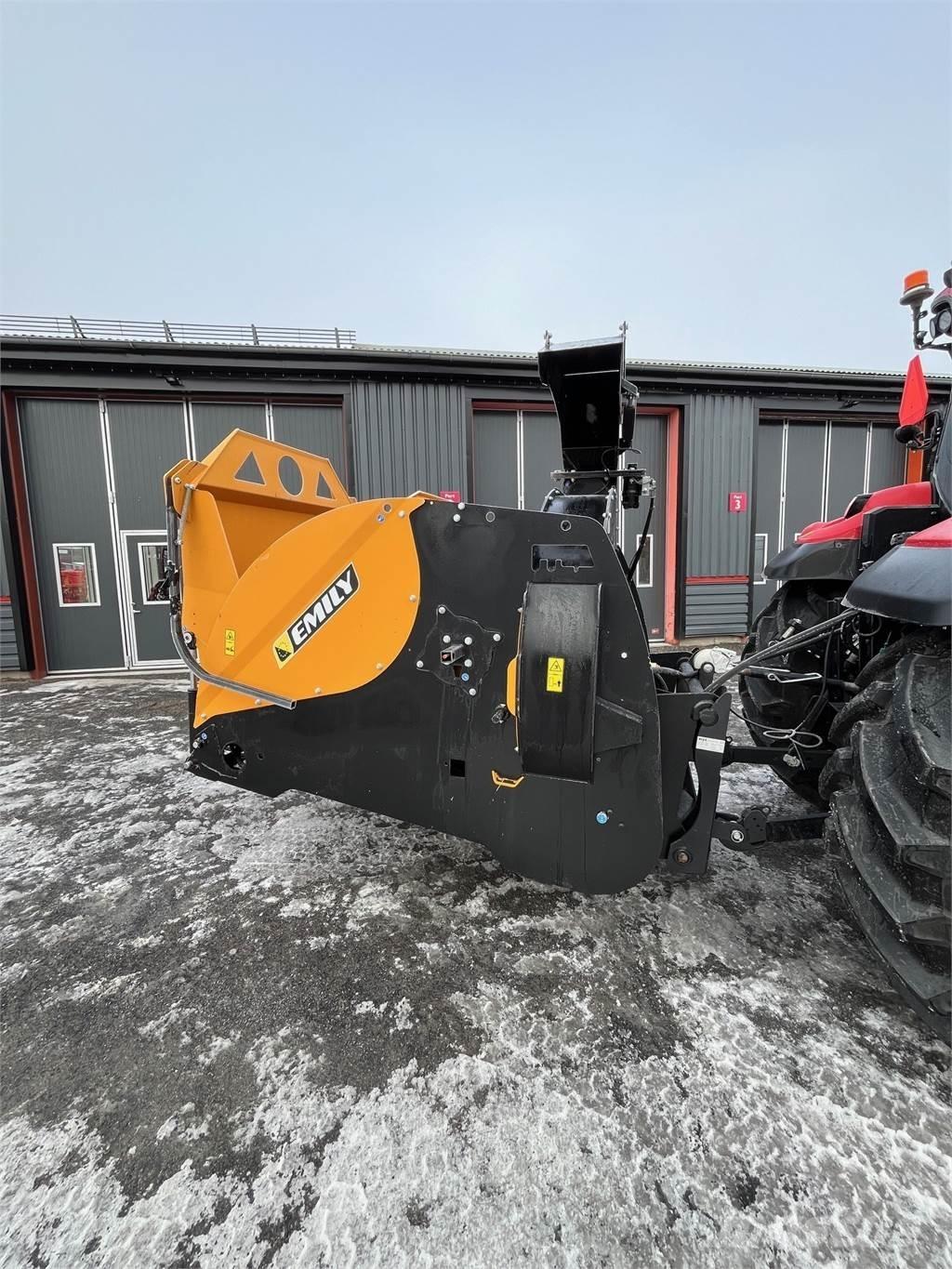 Emily SIGMA Desmenuzadoras, cortadoras y desenrolladoras de pacas