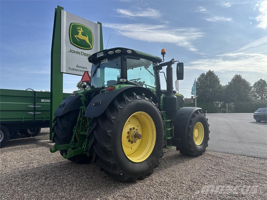 John Deere 6215R Tractores