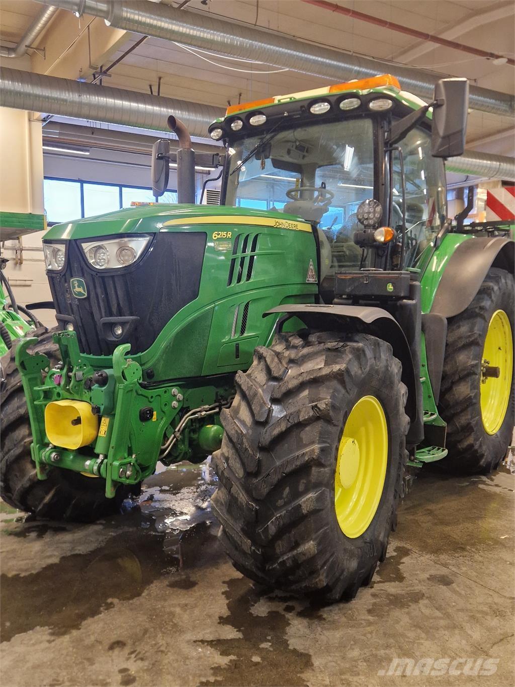 John Deere 6215R Tractores