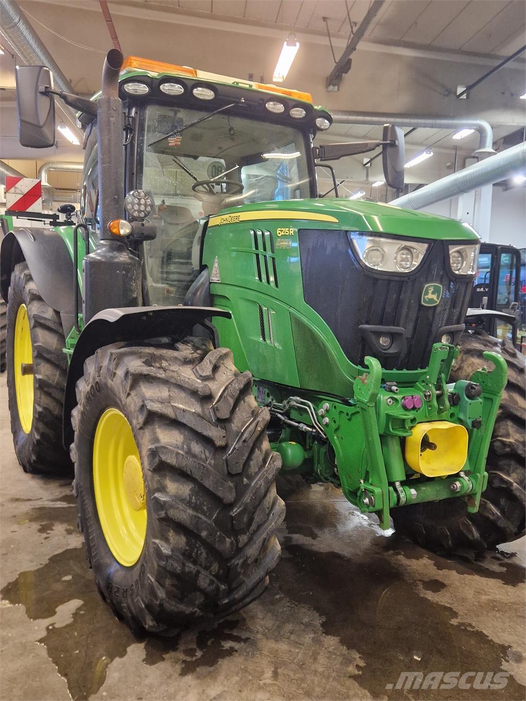 John Deere 6215R Tractores