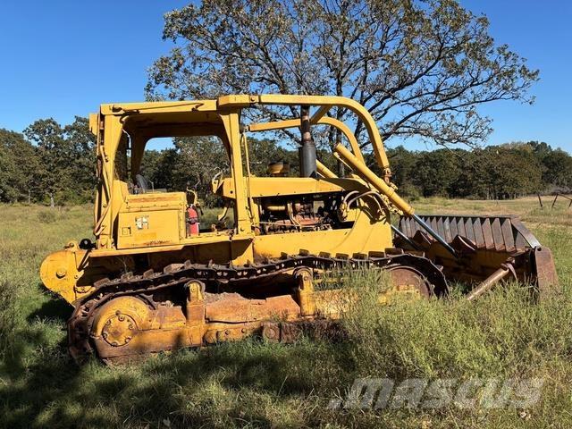 CAT D6D Buldozer sobre oruga