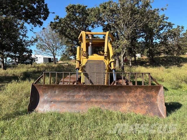 CAT D6D Buldozer sobre oruga