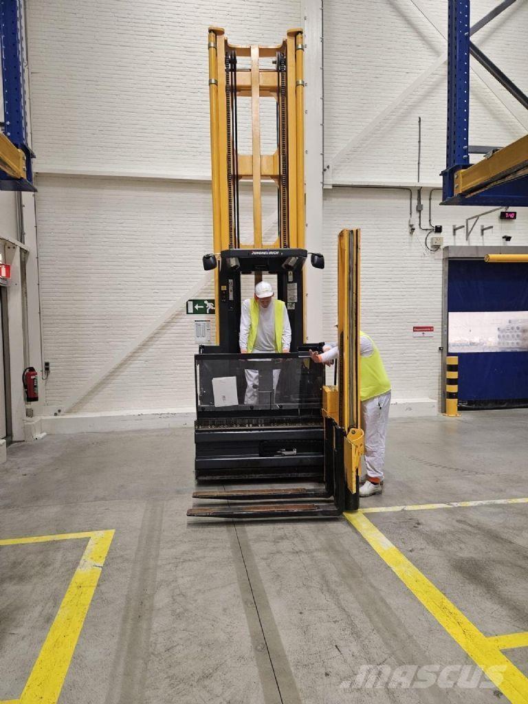 Jungheinrich EKX 515k Montacargas recogepedidos de gran altura