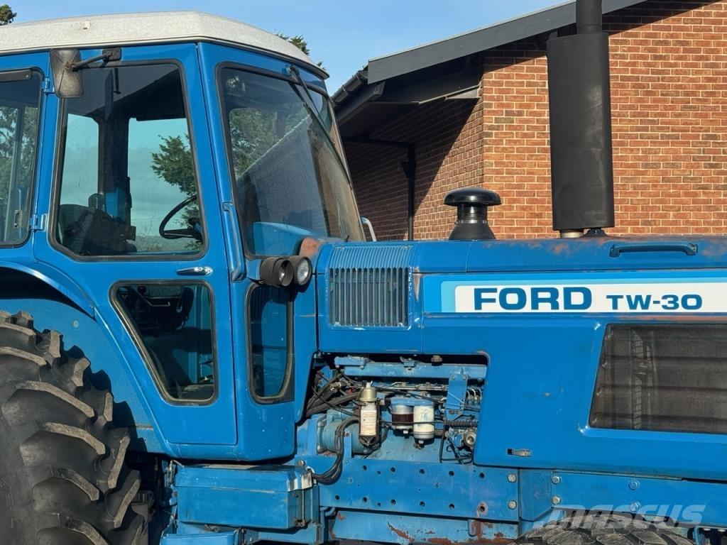 Ford TW30 Tractores