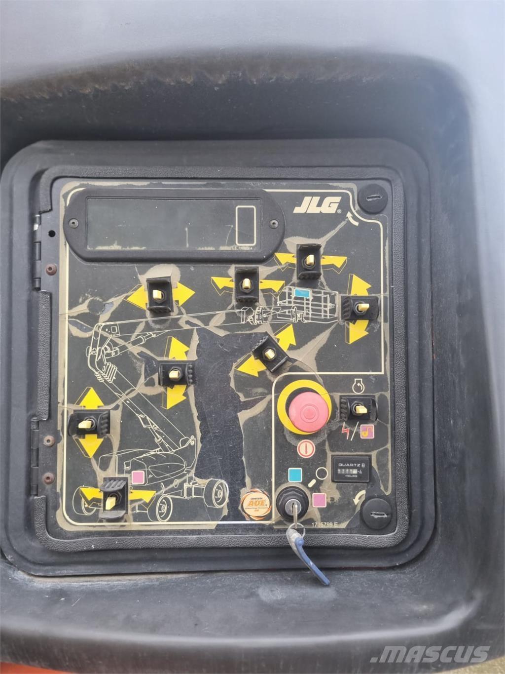 JLG 1250 AJP Plataformas con brazo de elevación manual