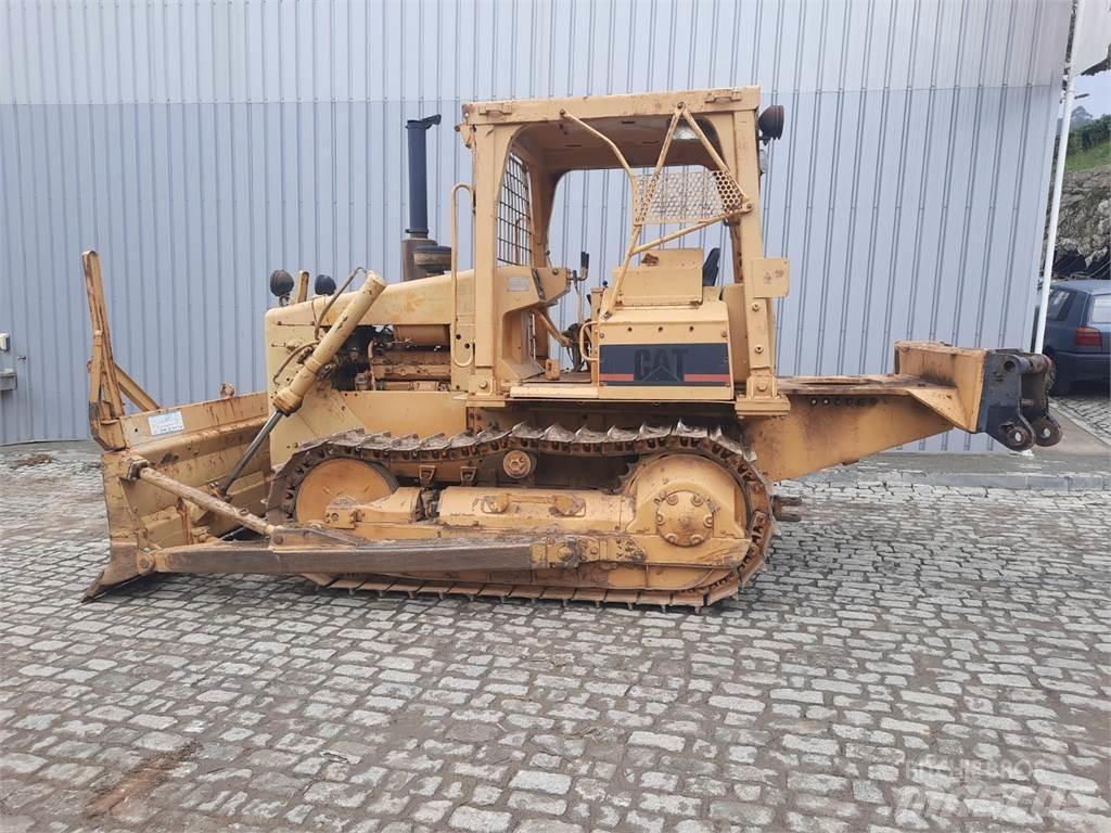 CAT D4E Buldózers tiendetubos