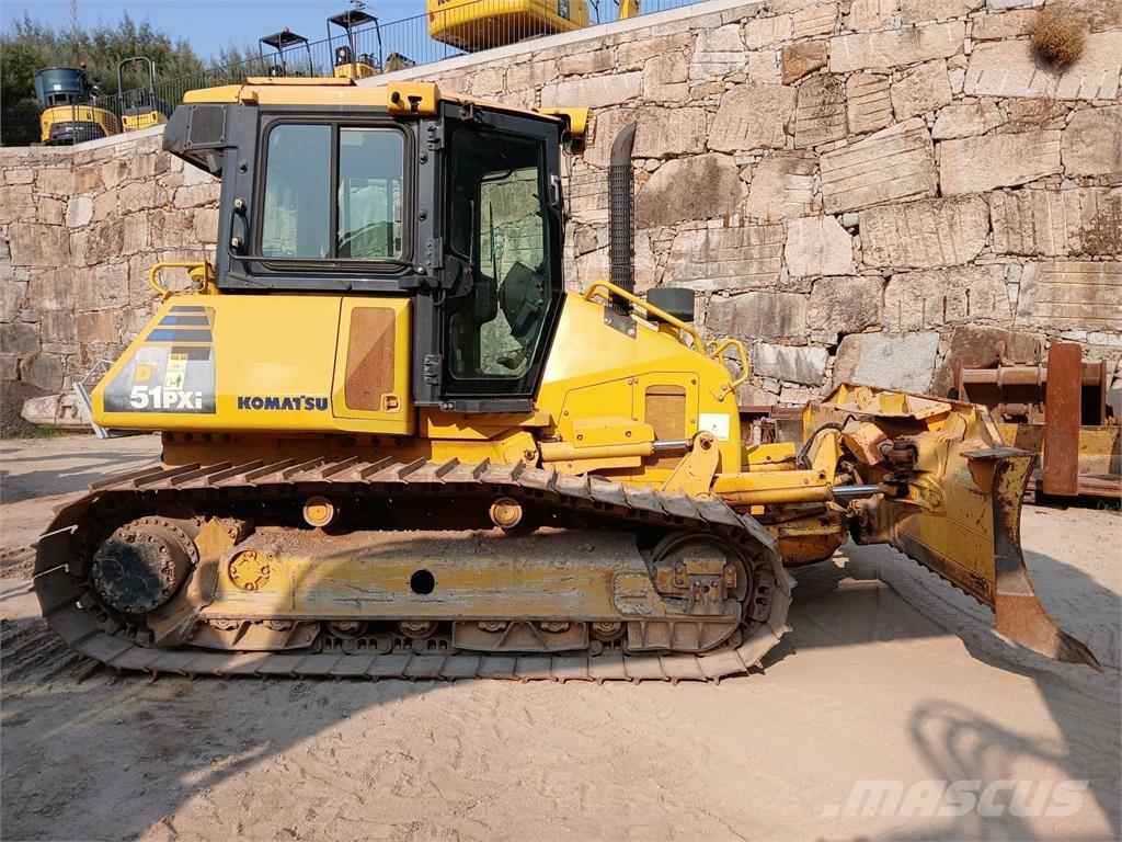 Komatsu D51PXI-22 Buldózers tiendetubos