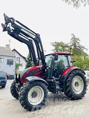 Valtra N104 Tractores