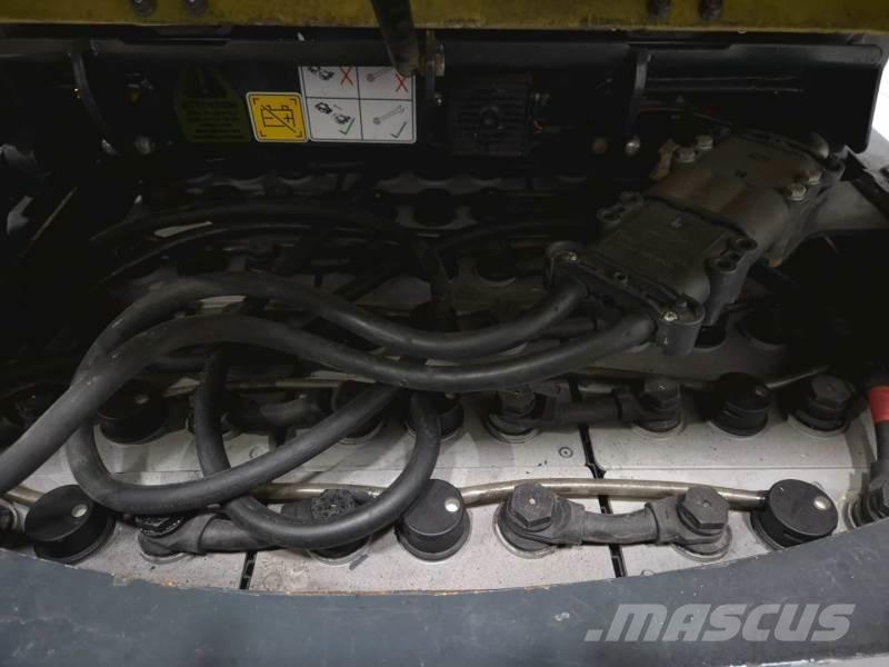 Aisle-Master 15E Montacargas para pasillo estrecho