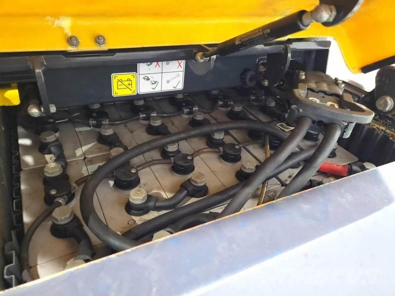 Aisle-Master 15SE Montacargas para pasillo estrecho