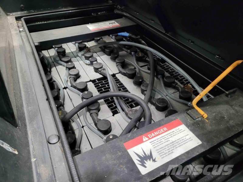 Crown TSP6000-1.25 Montacargas para pasillo estrecho