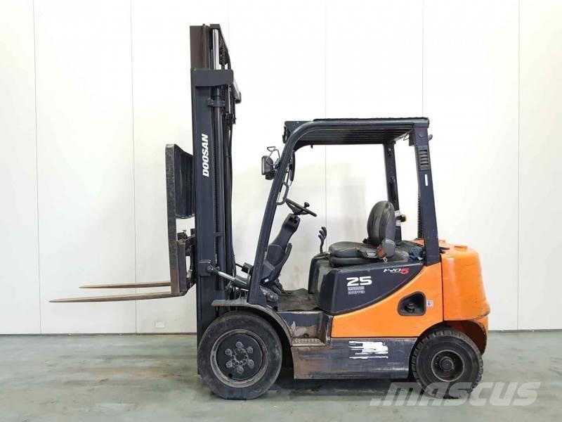 Doosan D25S-5 Camiones diesel