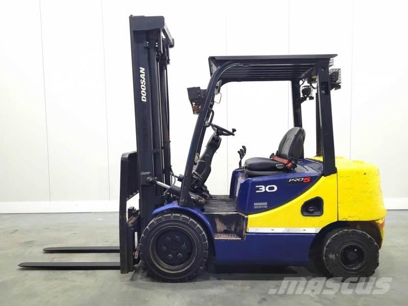Doosan D30S-5 Camiones diesel