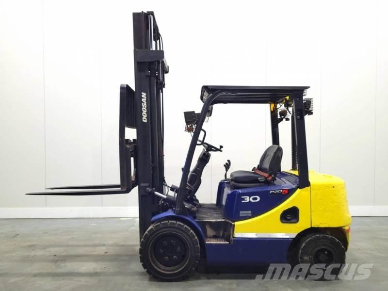 Doosan D30S-5 Camiones diesel