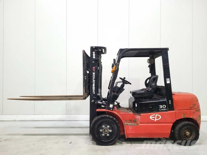 EP EFL302 410 Carretillas de horquilla eléctrica