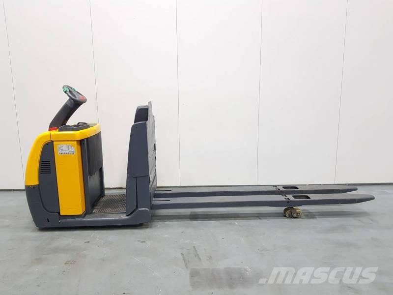 Jungheinrich ECE220 XL Montacargas recogepedidos de media altura