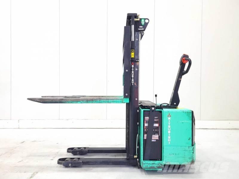 Mitsubishi SB12P Apiladores manuales