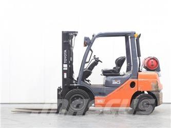 Toyota 02-8FGF30 Camiones LPG