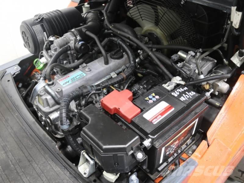 Toyota 02-8FGF30 Camiones LPG