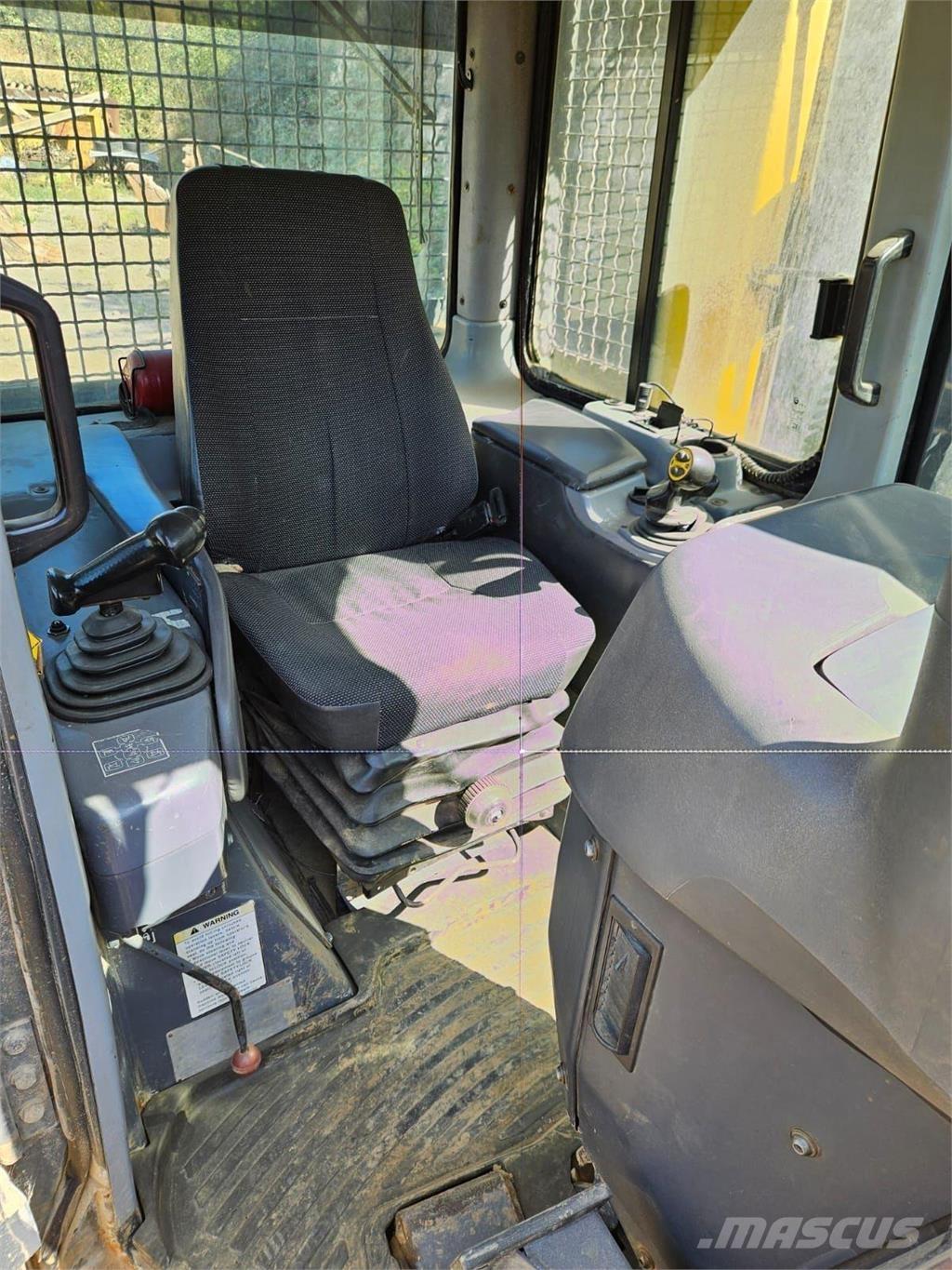 Komatsu D61PX-15 Buldozer sobre oruga