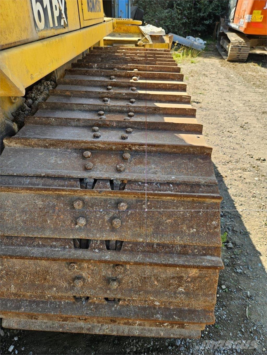 Komatsu D61PX-15 Buldozer sobre oruga