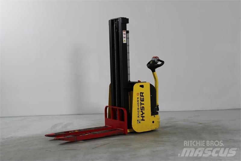 Hyster S1.0E Apiladoras eléctricos