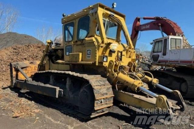 CAT D8 Buldozer sobre oruga