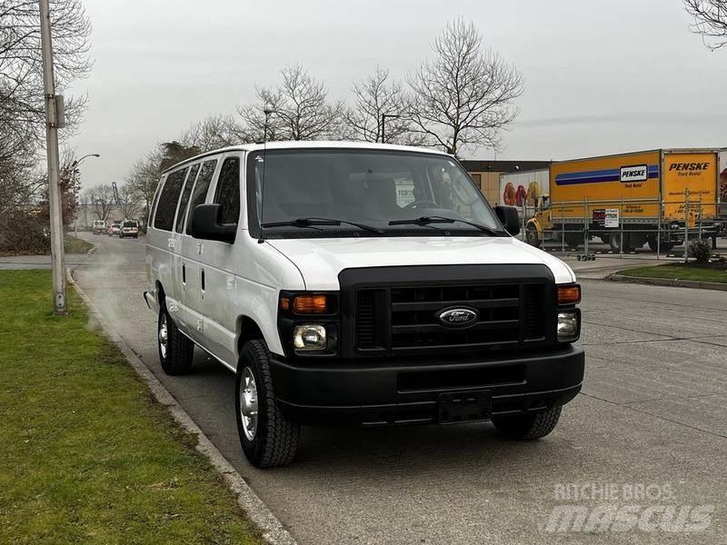 Ford Econoline Carros