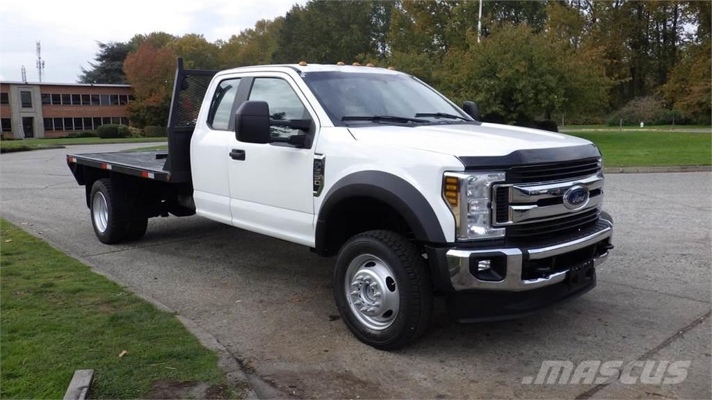 Ford F-550 Camiones de cama baja