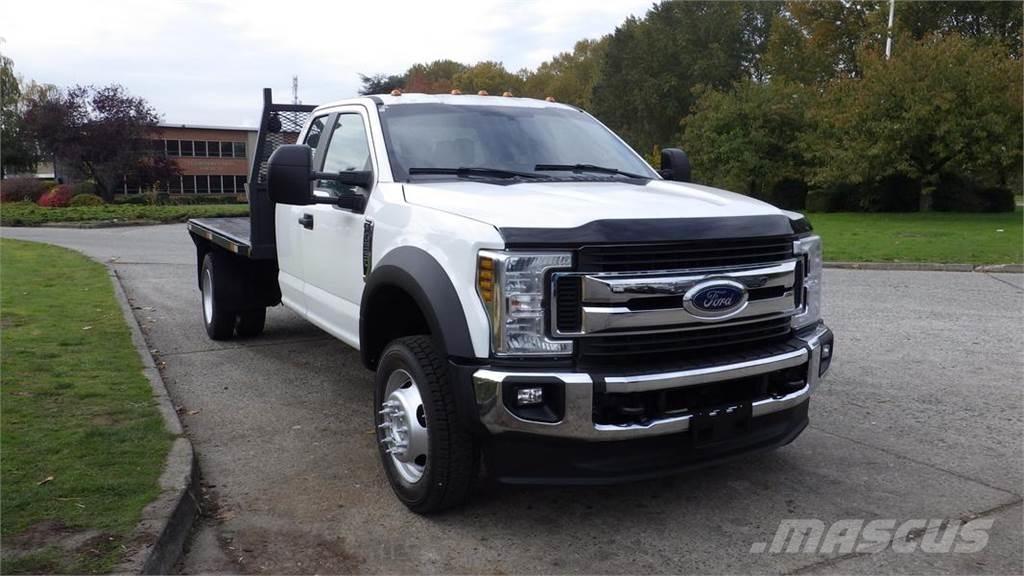 Ford F-550 Camiones de cama baja