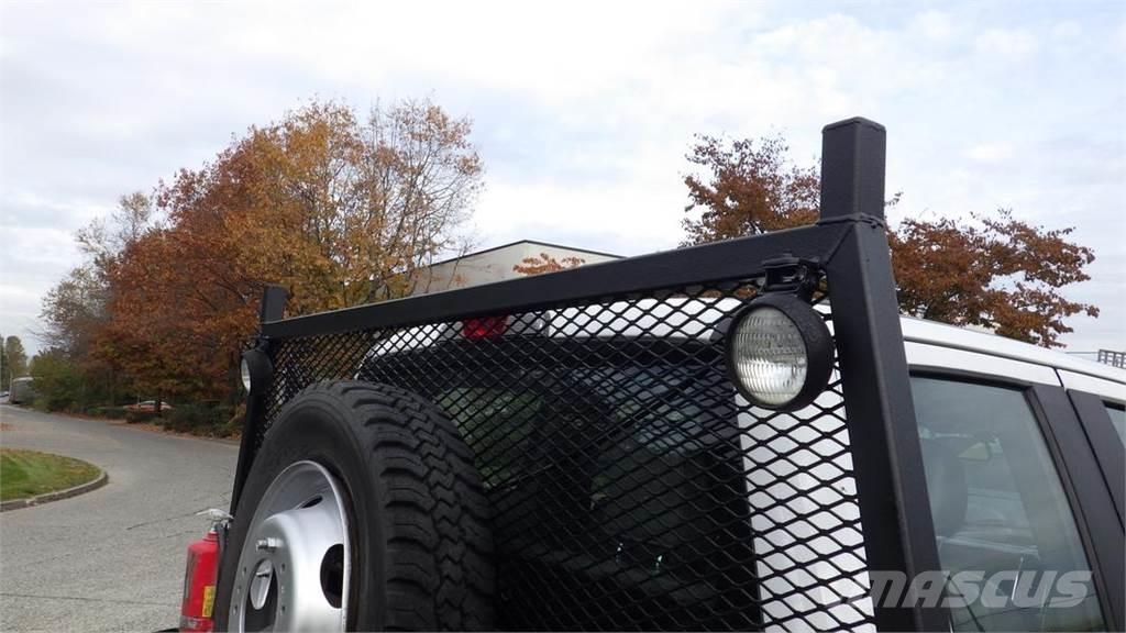 Ford F-550 Camiones de cama baja