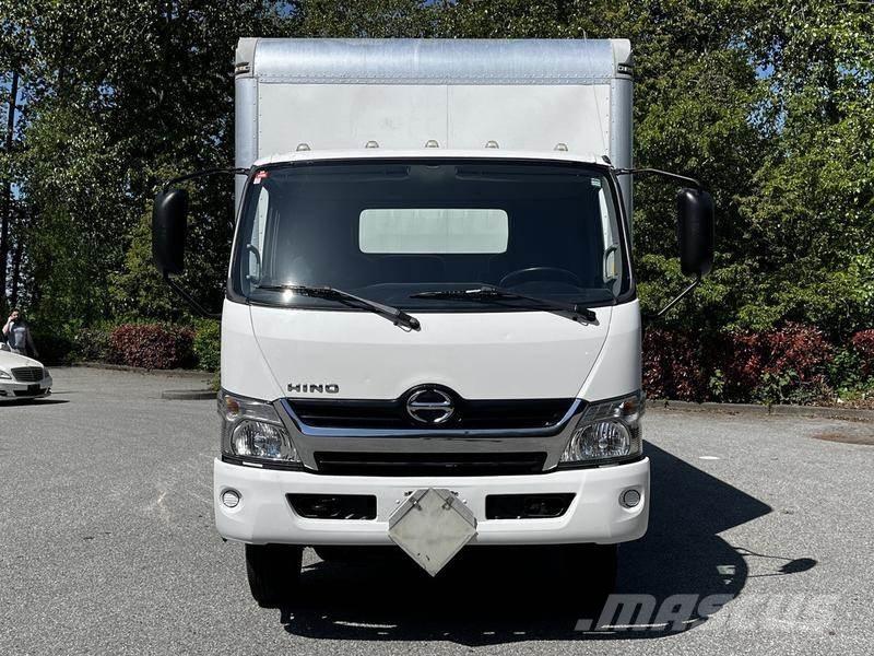 Hino 155 Furgonetas cerradas