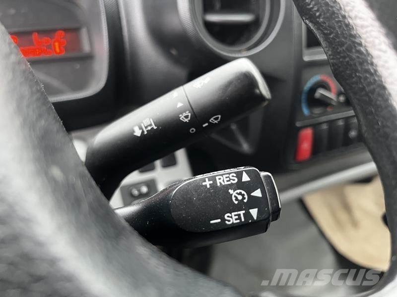 Hino 195 Furgonetas cerradas