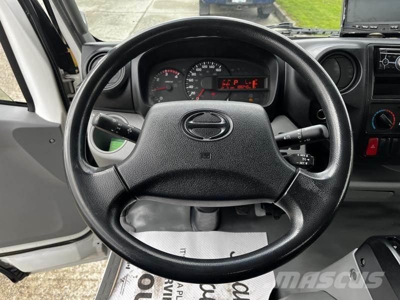 Hino 195 Furgonetas cerradas